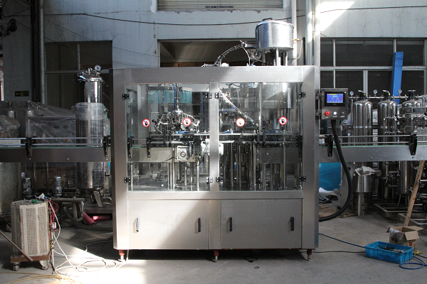 Carbonated Drink Filling Machine